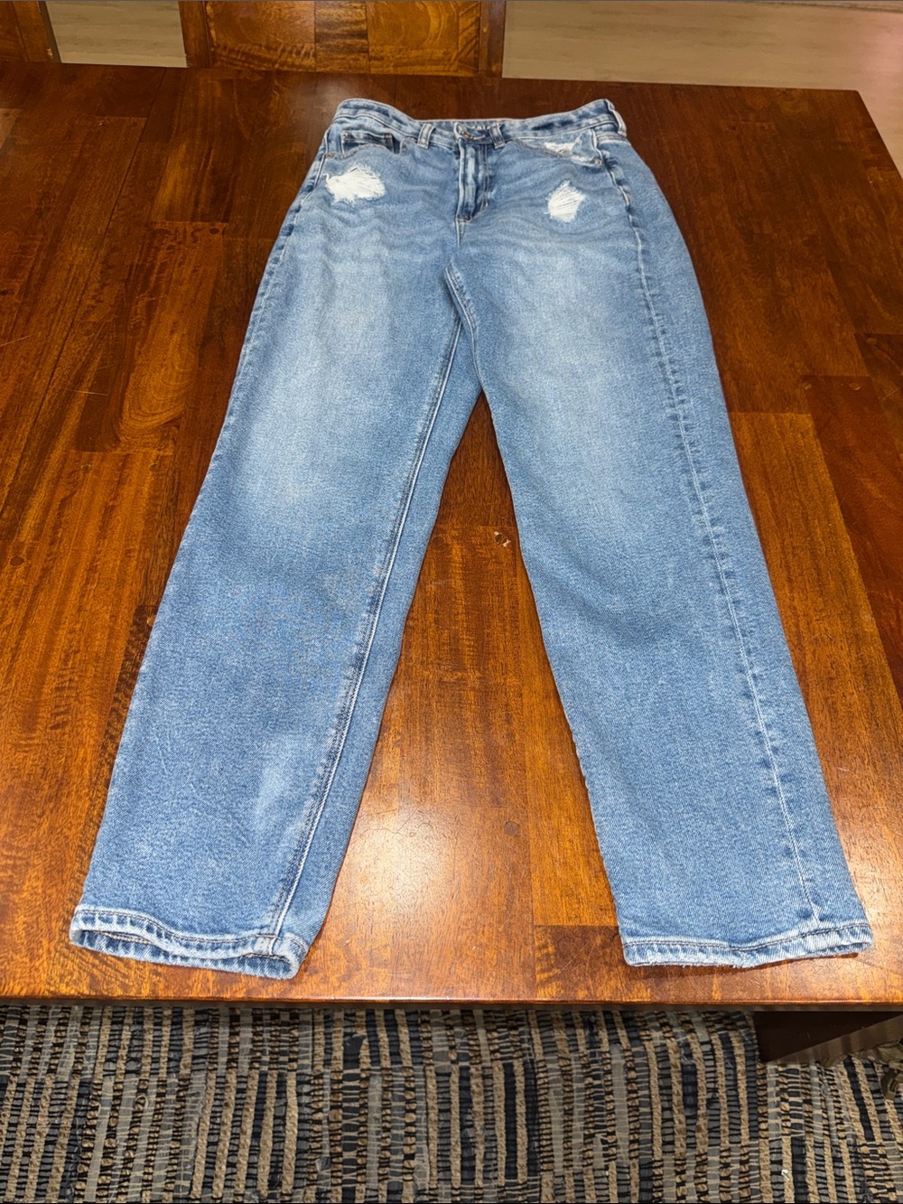 American Eagle Stretch High-Rise Light Blue Distressed Women’s Jeans